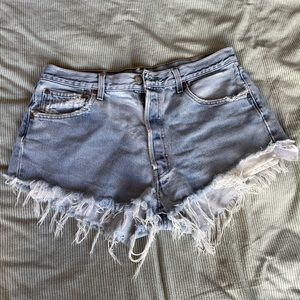levi’s 501 cut-off shorts